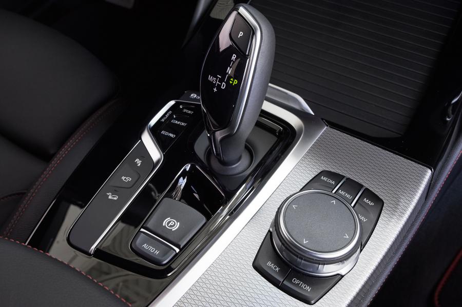 Детали интерьера BMW X4 M40d (G02) 2018 года  (WW) (фото 172 из 213)